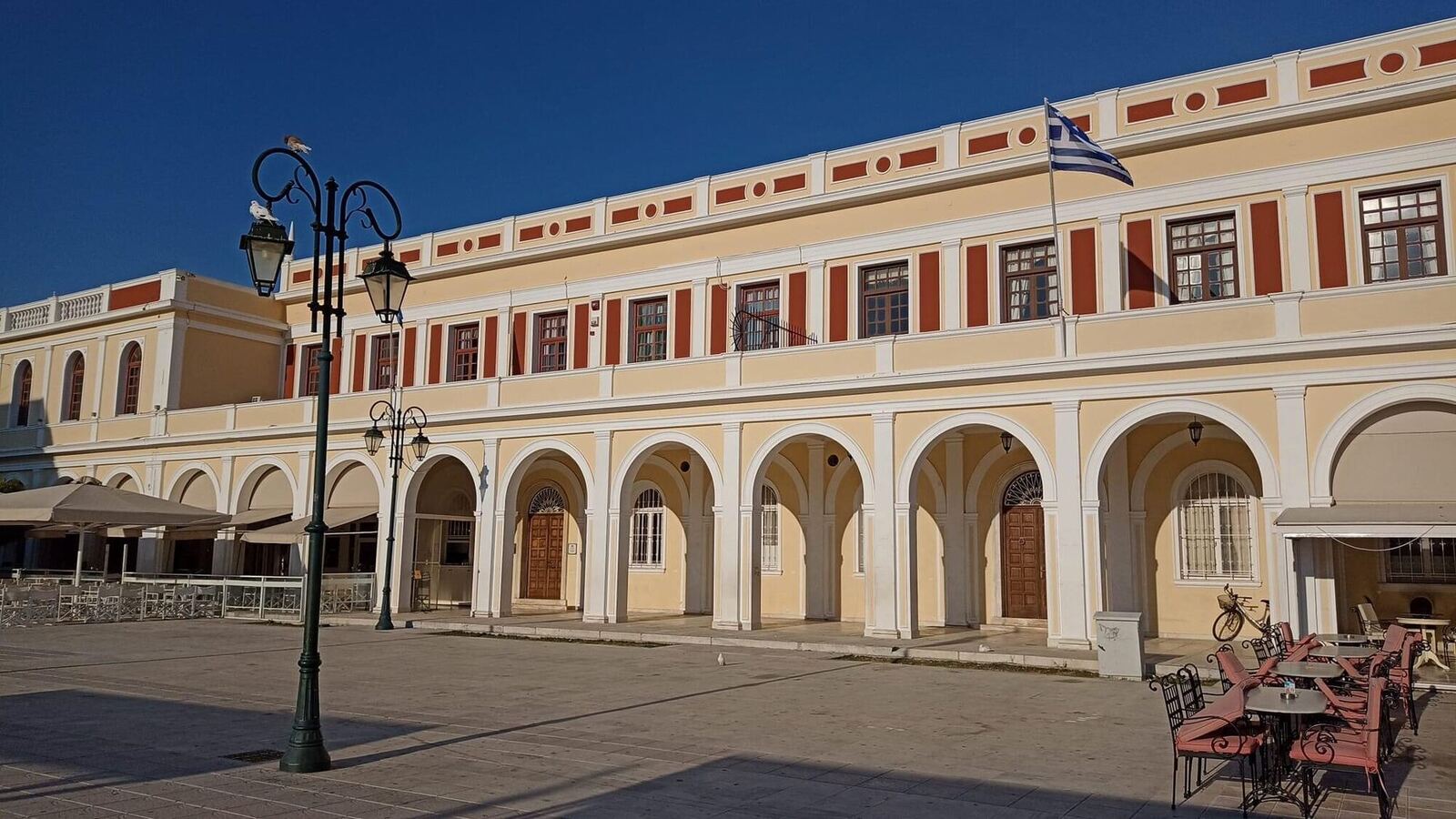 Venetian-style building with arches on Plateia Solomou